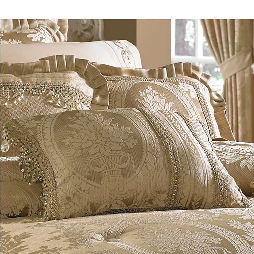 J QUEEN NAPOLEON BOUDOIR DECORATIVE THROW PILLOW. 20” X 15”